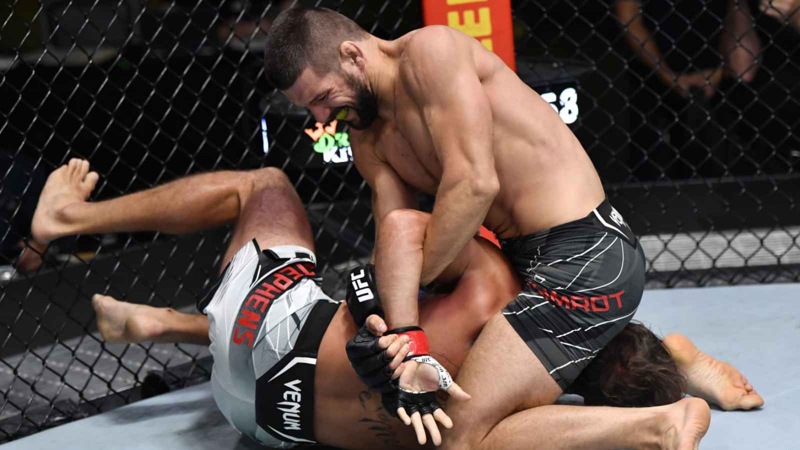 UFC Vegas 31: Mateusz Gamrot submits Jeremy Stephens in the very first round to earn the victory