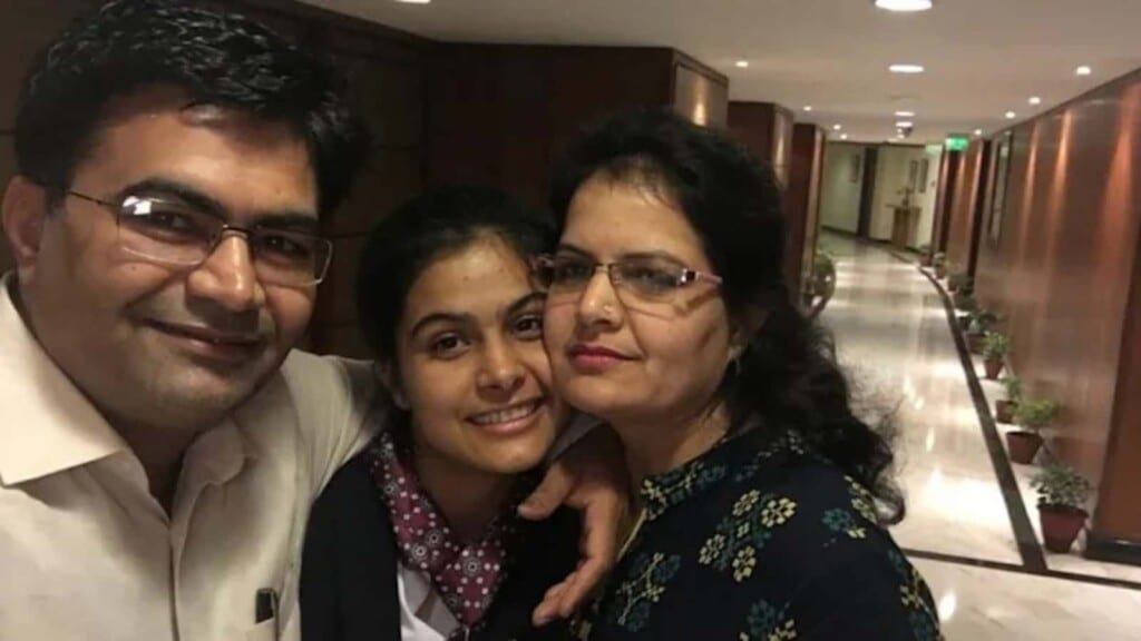 Manu Bhaker parents