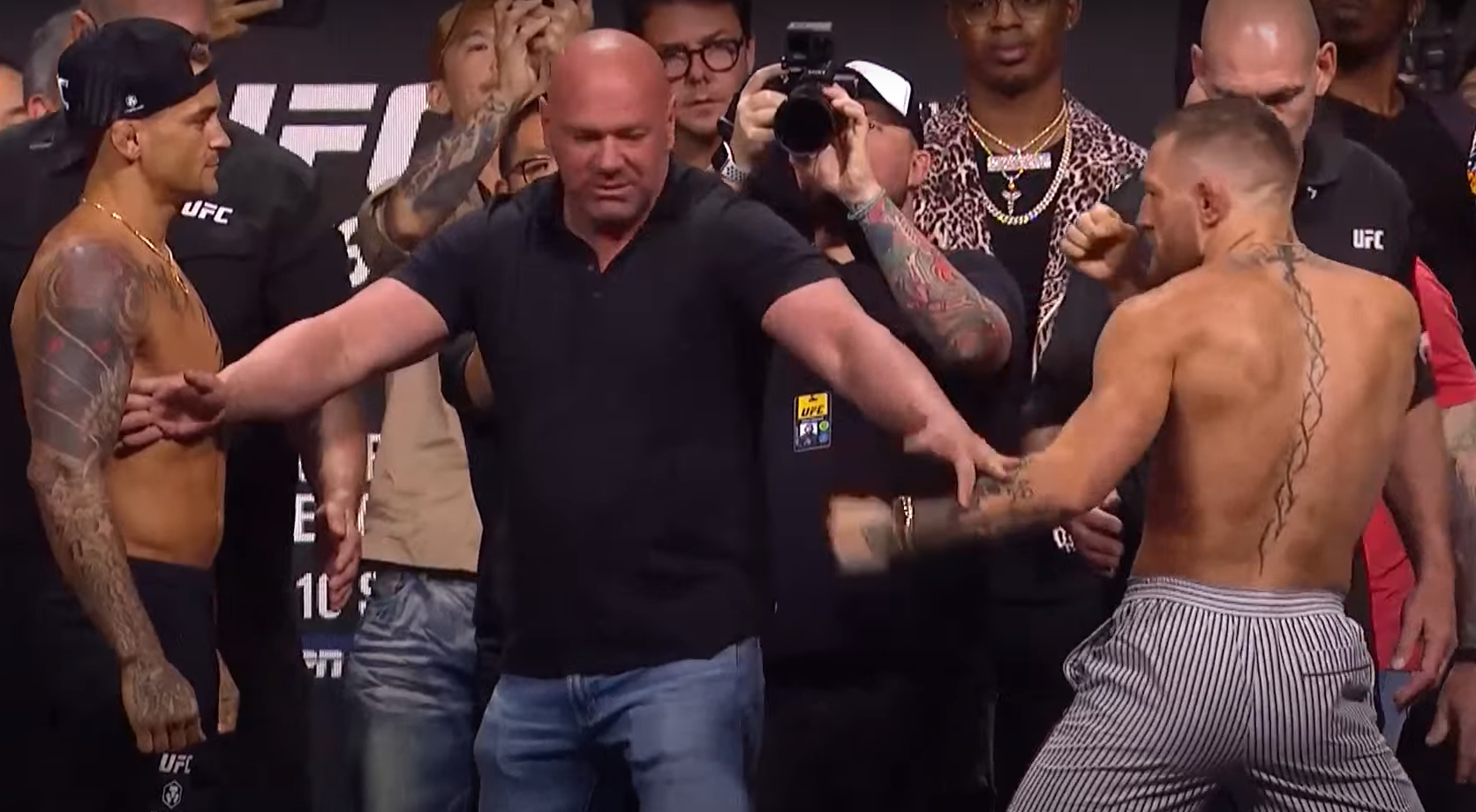 “You’re dead in that Octagon tomorrow night” – Conor McGregor fires a grave warning at the ceremonial weigh-ins