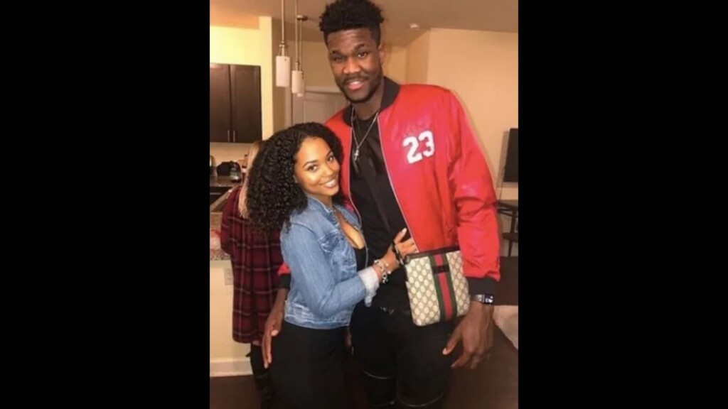 DeAndre Ayton Girlfriend