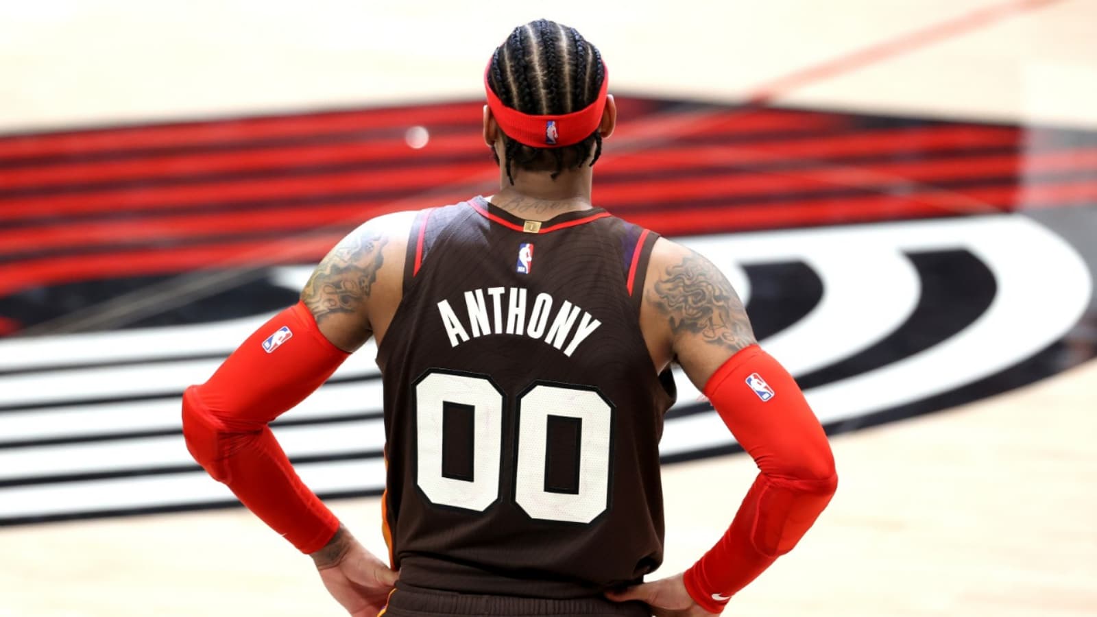 Carmelo Anthony Net Worth, NBA Salary, Endorsements, Family and more