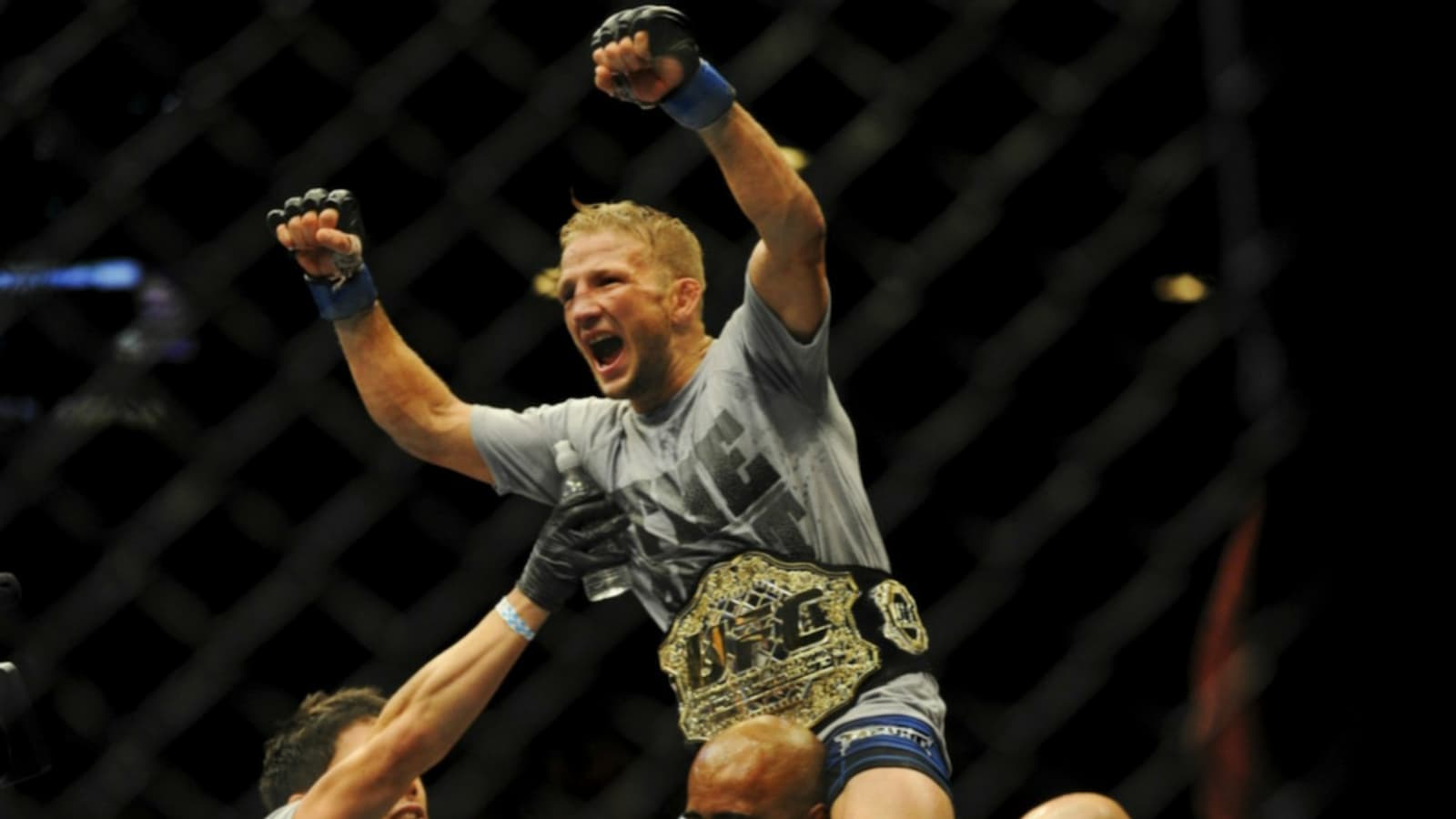 Has TJ Dillashaw ever won UFC gold?