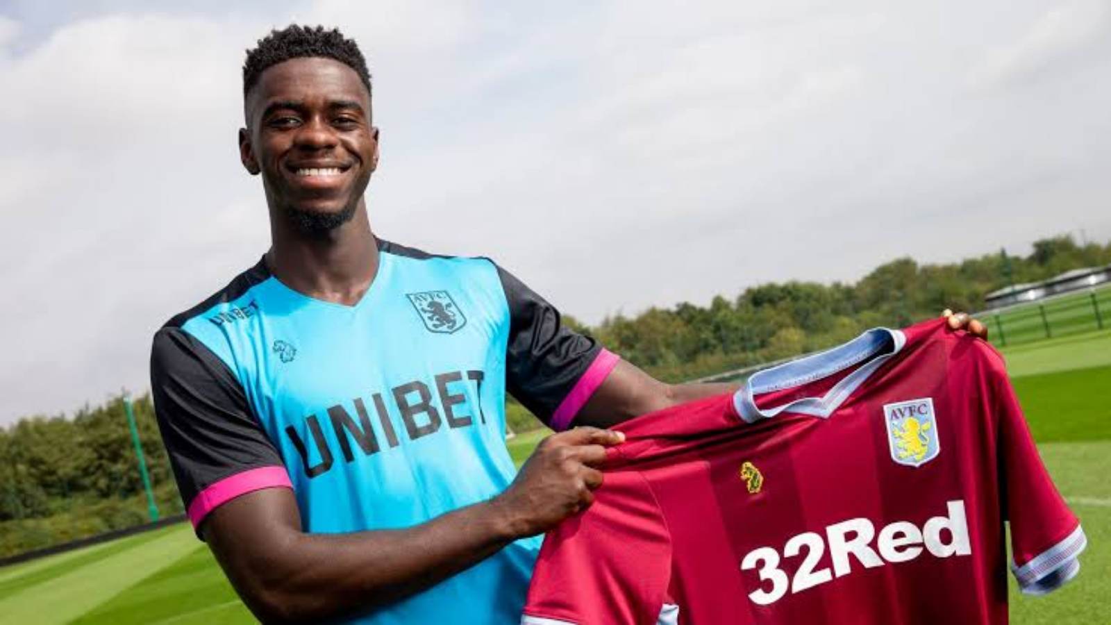 Aston Villa sign Axel Tuanzebe on loan from Manchester United