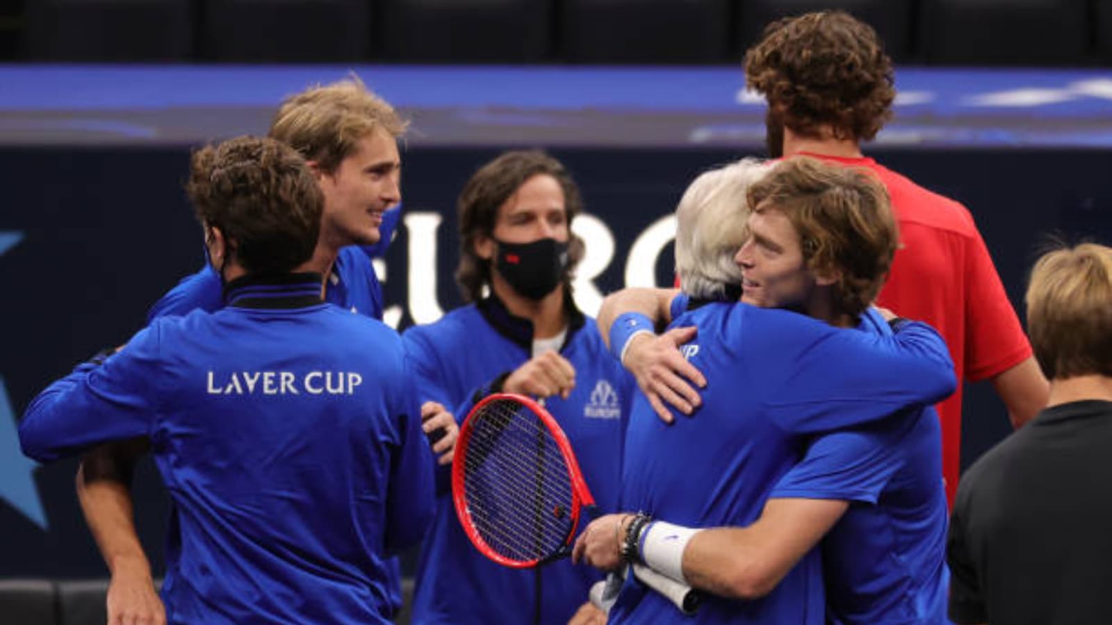 Team Europe crush Team World 14-1 to win the Laver Cup for the 4th consecutive time