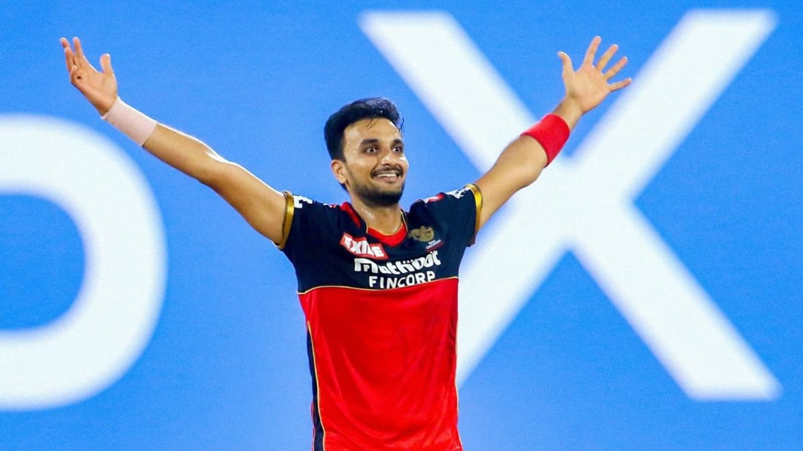 Harshal Patel Net Worth, Cricket Career, Endorsement, Parents, Girlfriend and more