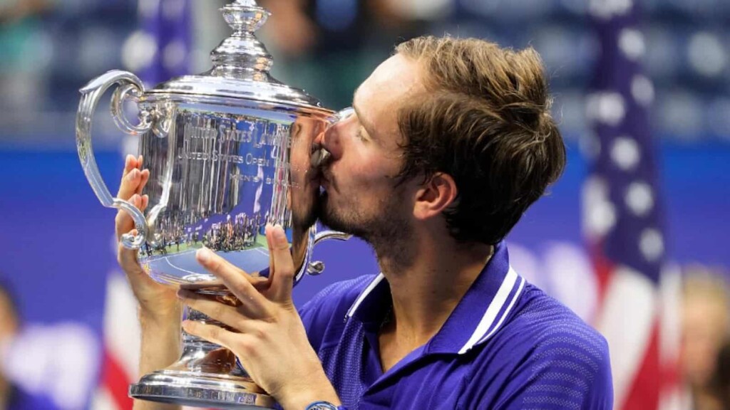 Daniil Medvedev with the US Open 2021 Trophy