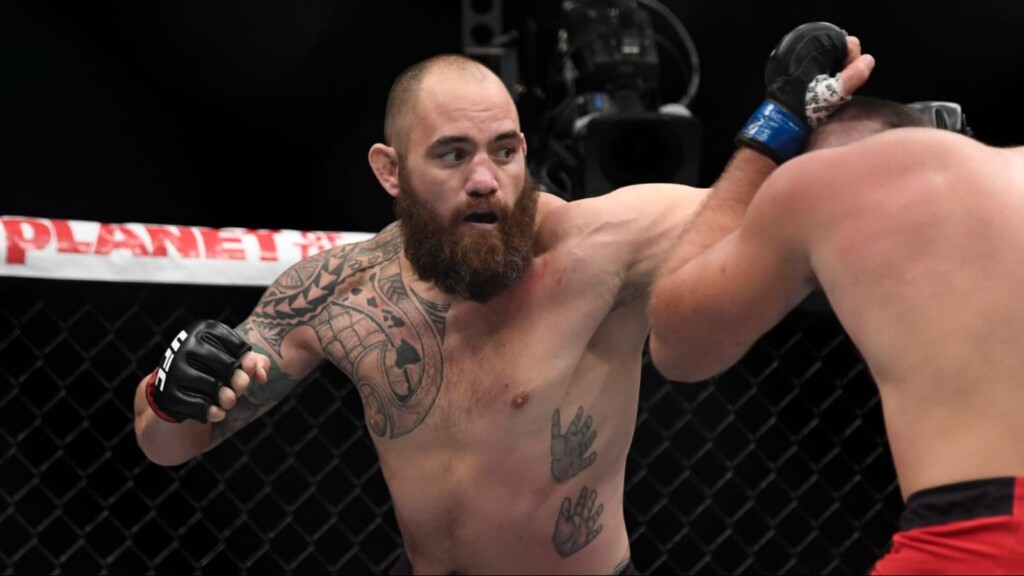 Travis Browne at Fighters' pay