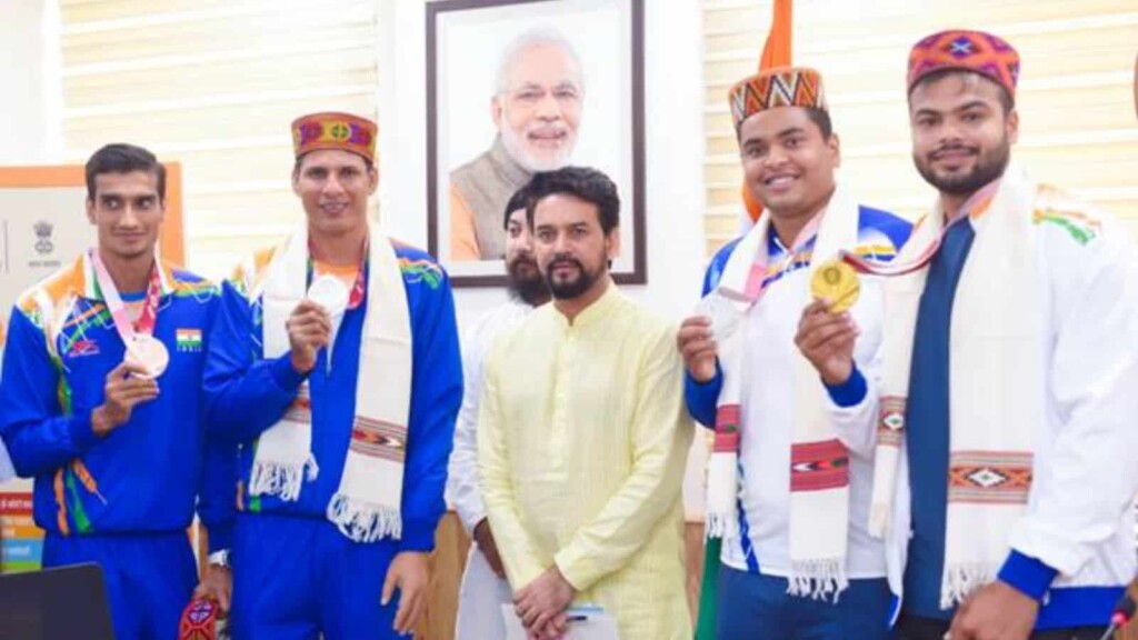 Anurag Thakur felicitates Paralympic medallists