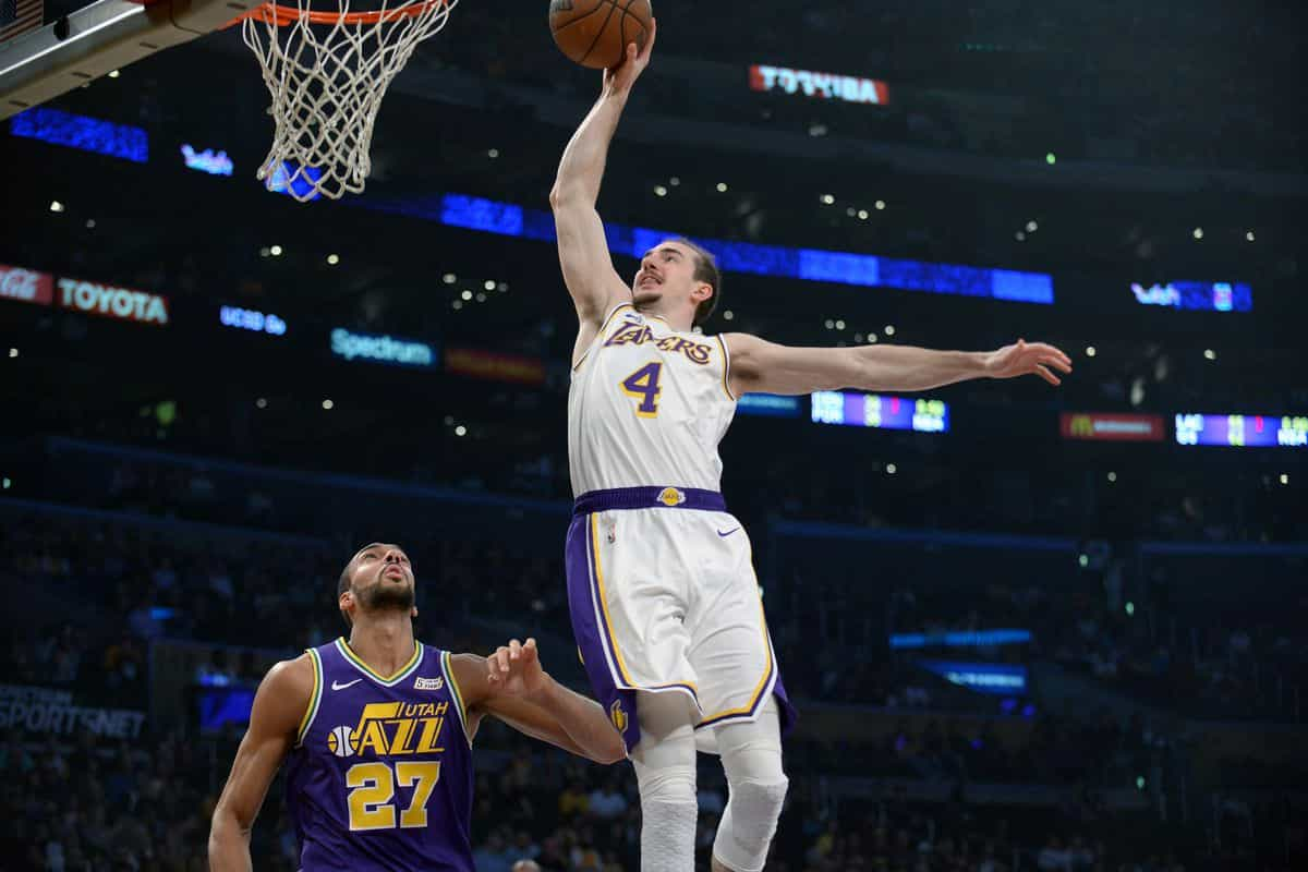 Watch: Alex Caruso dominates Rudy Gobert at the rim in Jazz vs Bulls