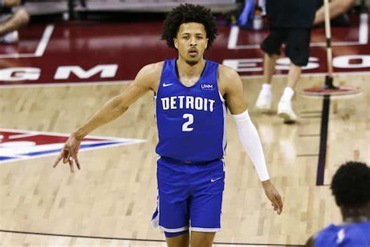 Watch: 2021 1st draft pick Cade Cunningham turns Stephen Curry during Pistons vs 76ers