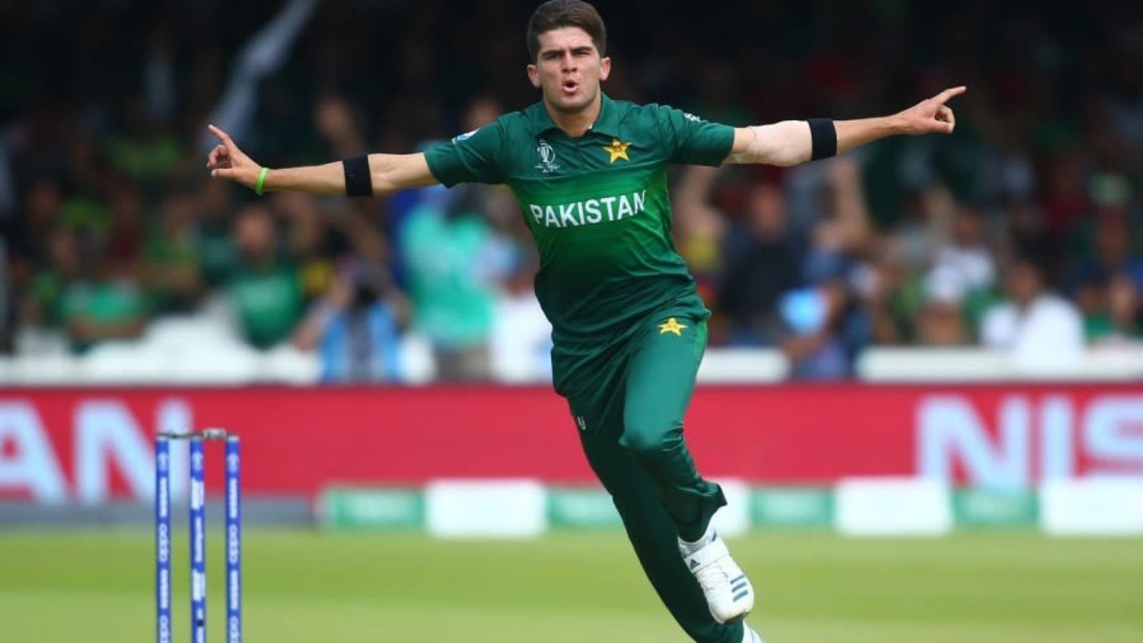 WATCH – Shaheen Afridi mocks Indian players, enacts dismissals of Rohit Sharma, KL Rahul and Virat Kohli on crowd’s demand