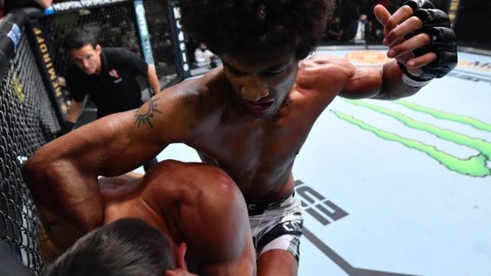 UFC Vegas 41: Alex Caceres choked out Seungwoo Choi to get the much deserved victory