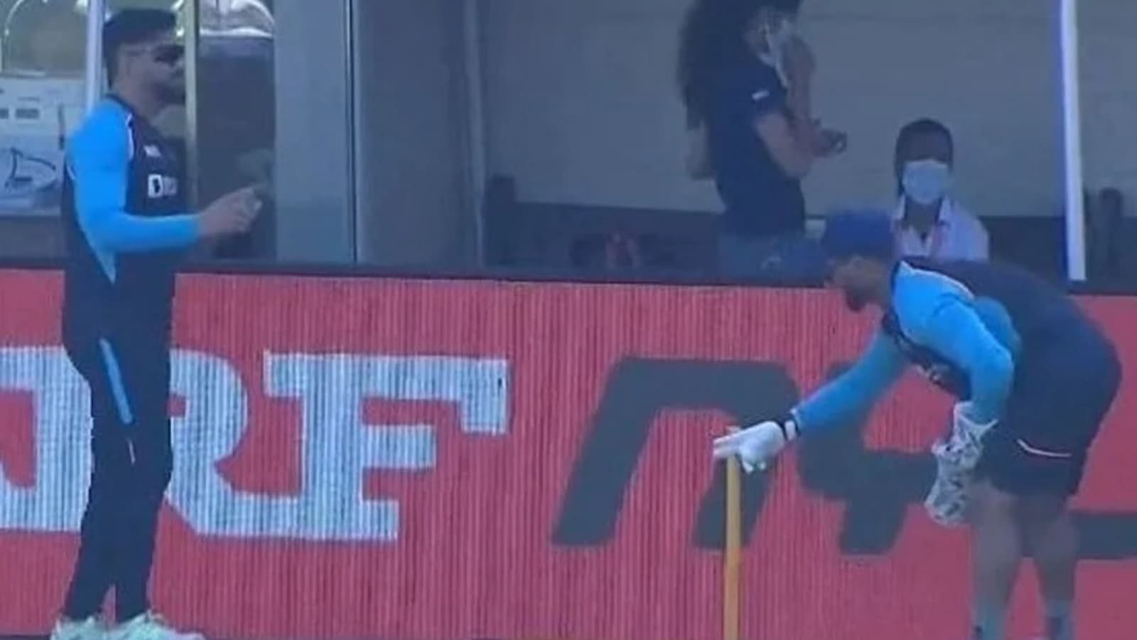 WATCH: MS Dhoni helps Rishabh Pant with wicketkeeping during Ind vs Aus T20 WC warm-up