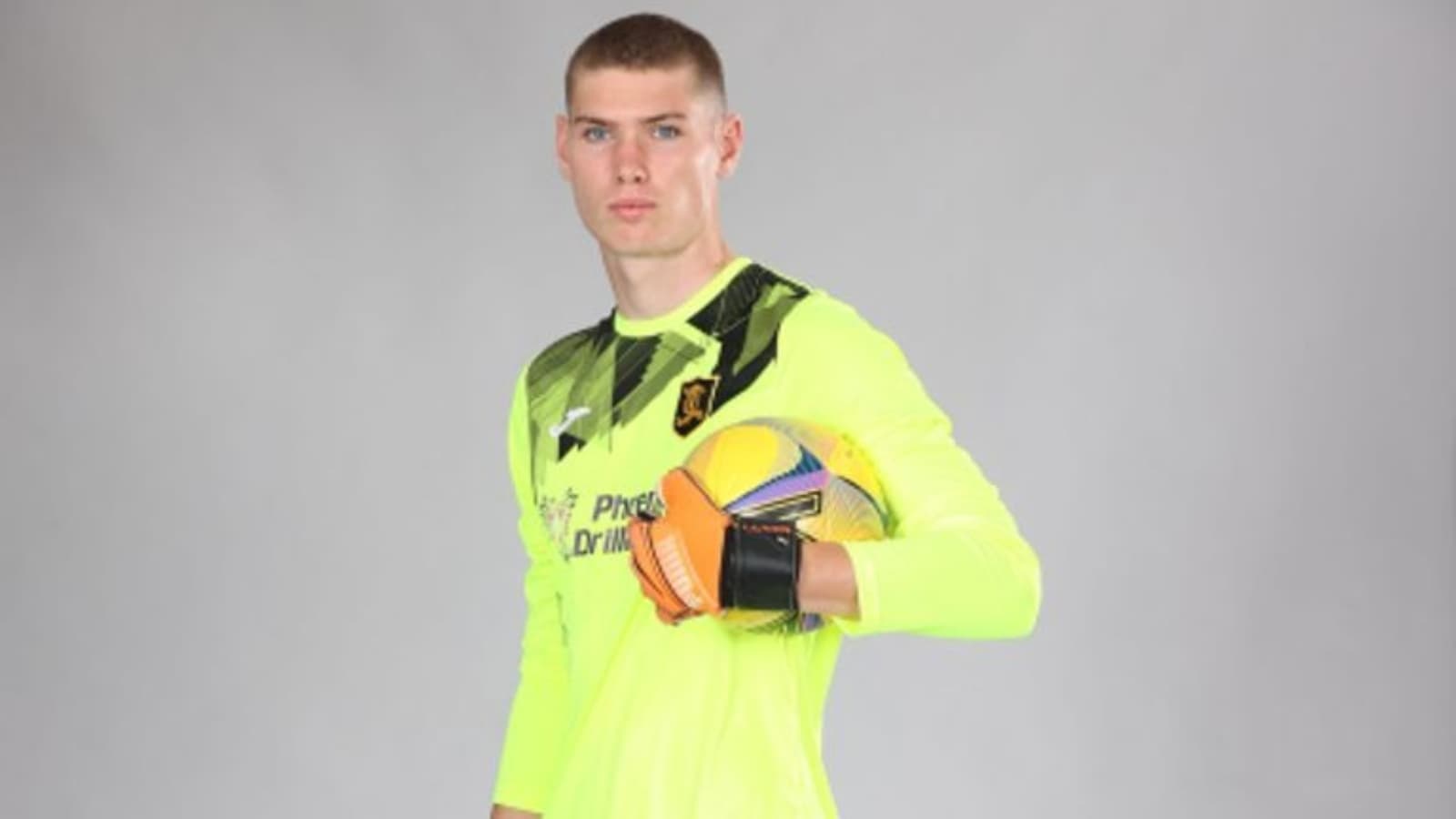 Norwich City goalkeeper Dan Barden diagnosed with testicular cancer