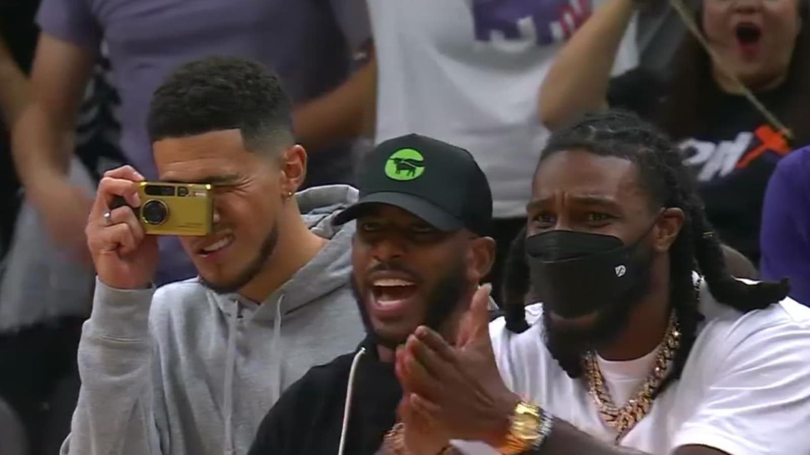 Devin Booker stirs the Internet with a new trend at the WNBA