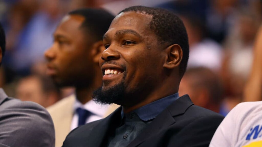 Young Fan Makes Kevin Durant Blush