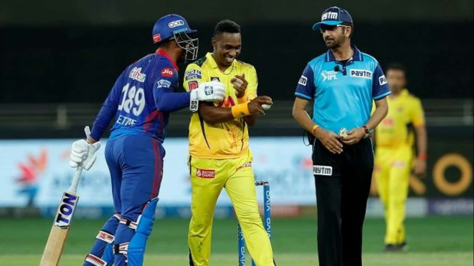 WATCH – Shimron Hetmyer jumps on Dwayne Bravo’s back after clinical victory for Delhi Capitals against CSK in IPL 2021