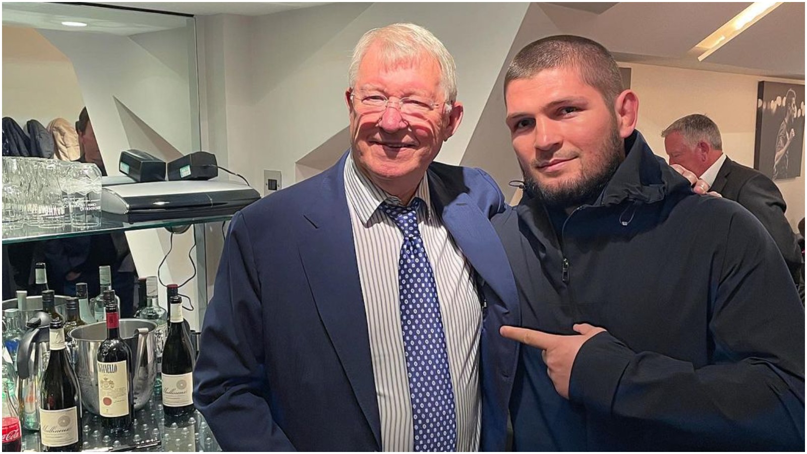 “If I drink, I can smash all of you guys” – Khabib Nurmagomedov reveals what he told Sir Alex Ferguson at Old Trafford