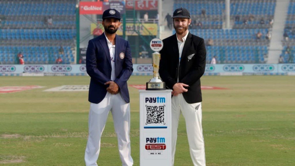 Ajinkya Rahane and Kane Williamson with the trophy