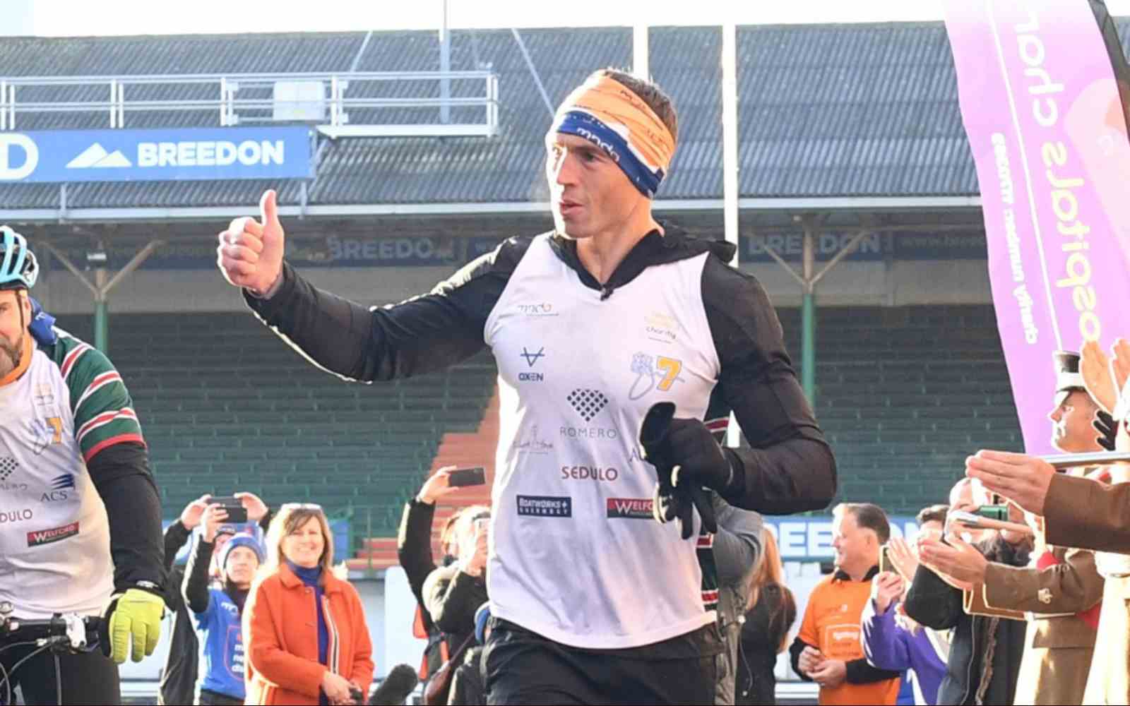 WATCH: Kevin Sinfield finishes his Extra Mile challenge, best mate Rob Burrow sees him over the line at Headingly