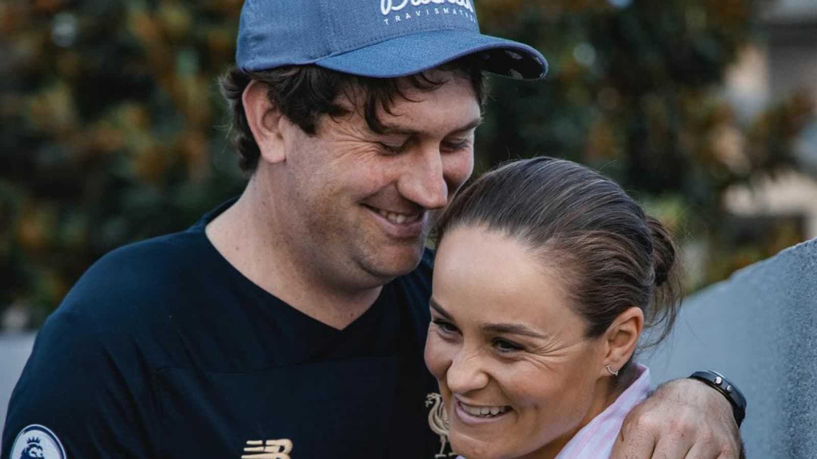 “Engaged”: World No. 1 Ash Barty is getting married to her longtime boyfriend and Golfer Garry Kissick