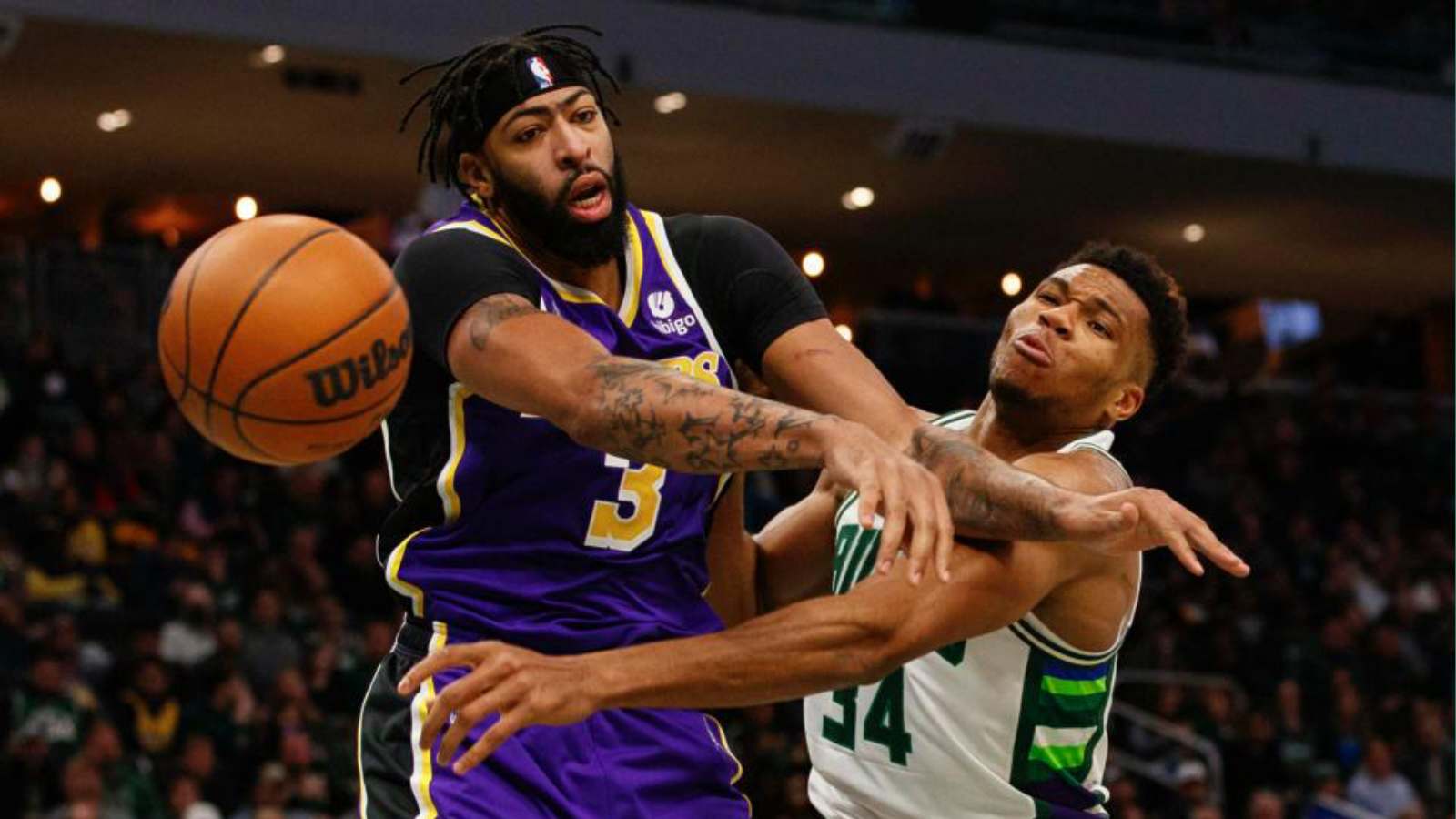 LA Lakers Call out Officiating of Anthony Davis during Lakers vs Bucks