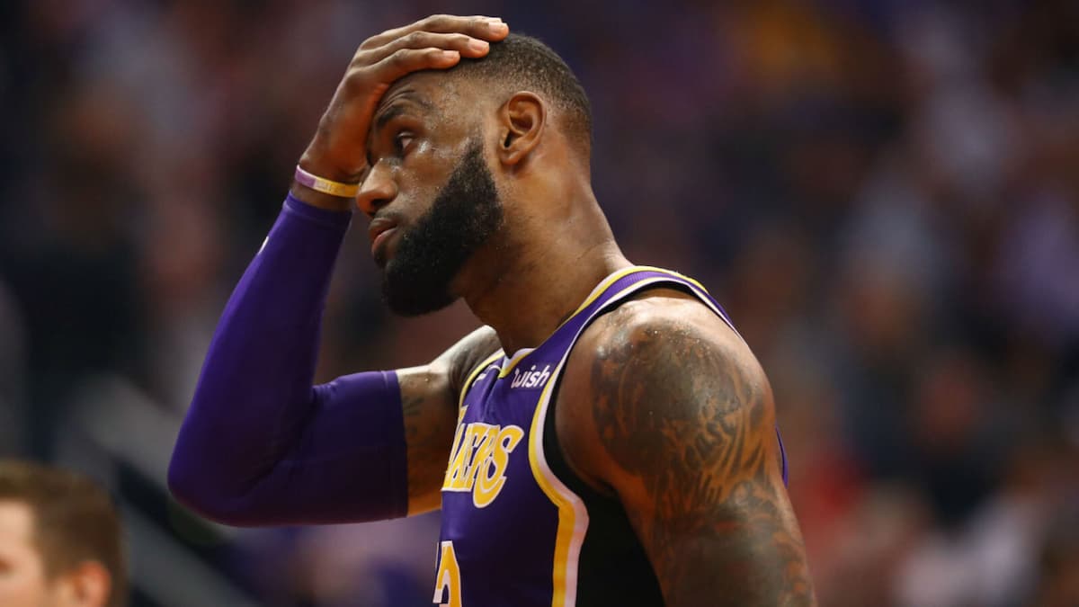 “Just out there shooting bricks”- Twitter reacts to LA Lakers dreadful Shooting against Pheonix Suns