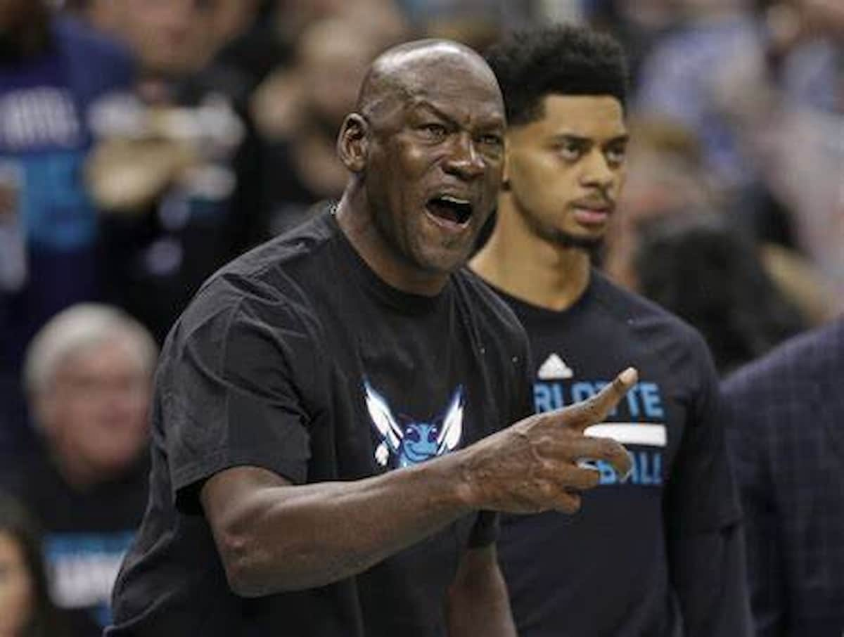 Watch: Michael Jordan gets frustrated after Kelly Oubre Jr makes wrong decision in Hornets vs Knicks