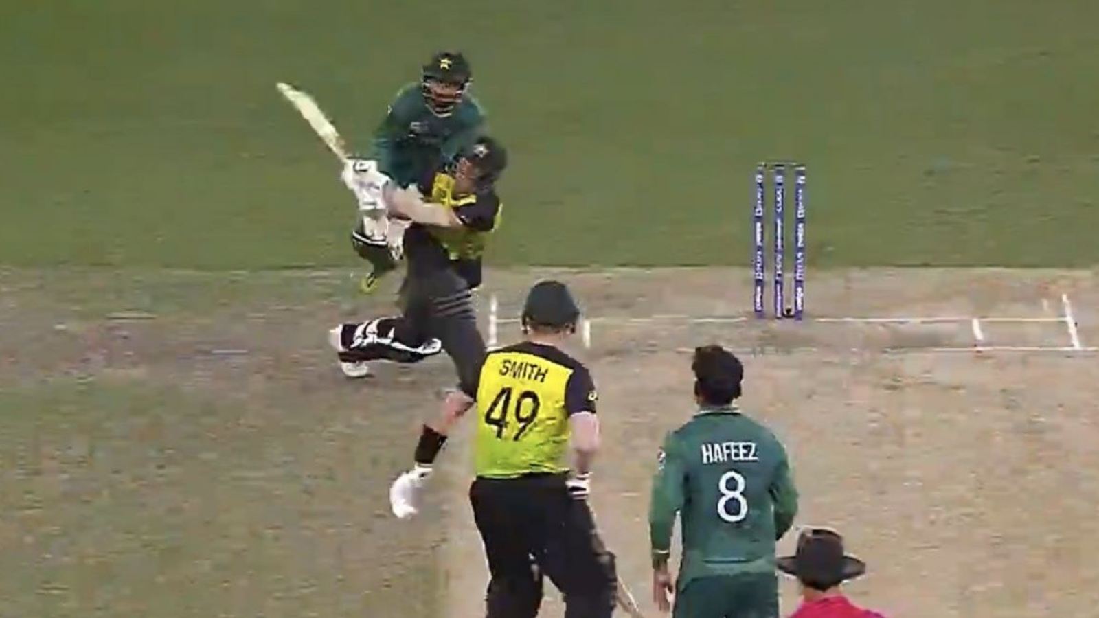 WATCH: David Warner smashes bizarre six off no-ball against Mohammad Hafeez during PAK vs AUS semi-final clash in T20 World Cup 2021