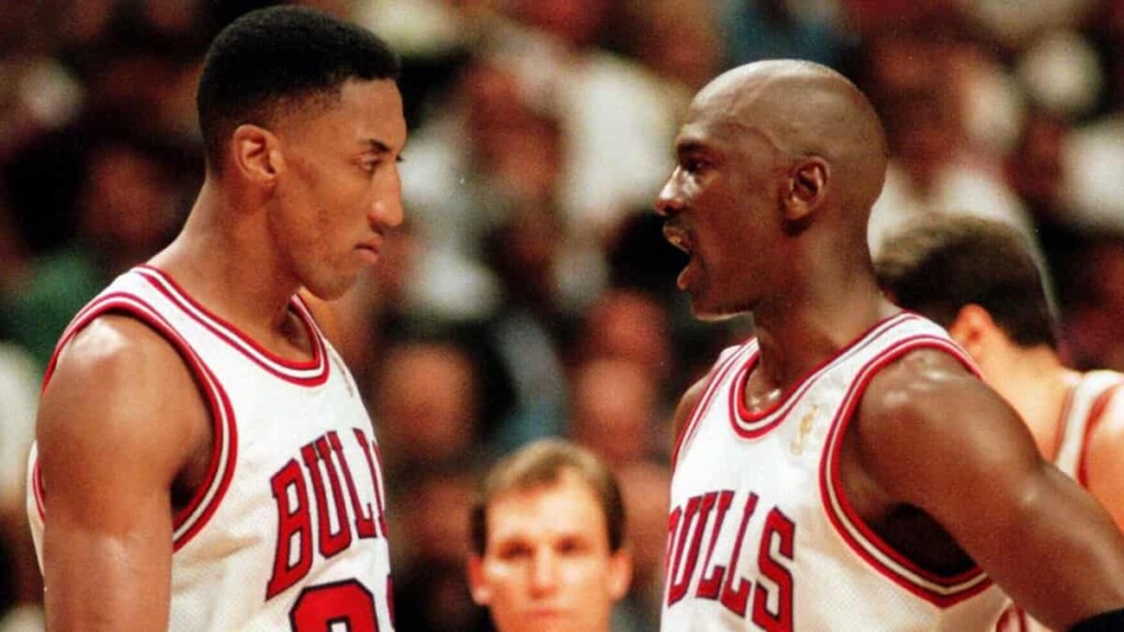 Michael Jordan and Scottie Pippe