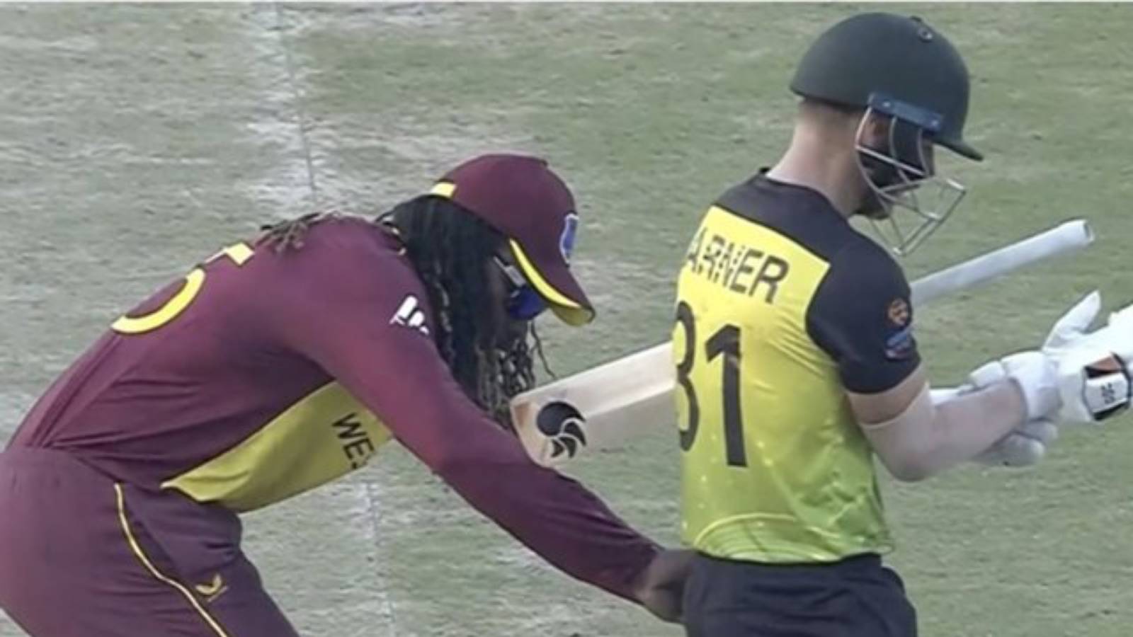 “Checked for sandpaper” Barmy Army takes dig as Chris Gayle checks David Warner’s pockets