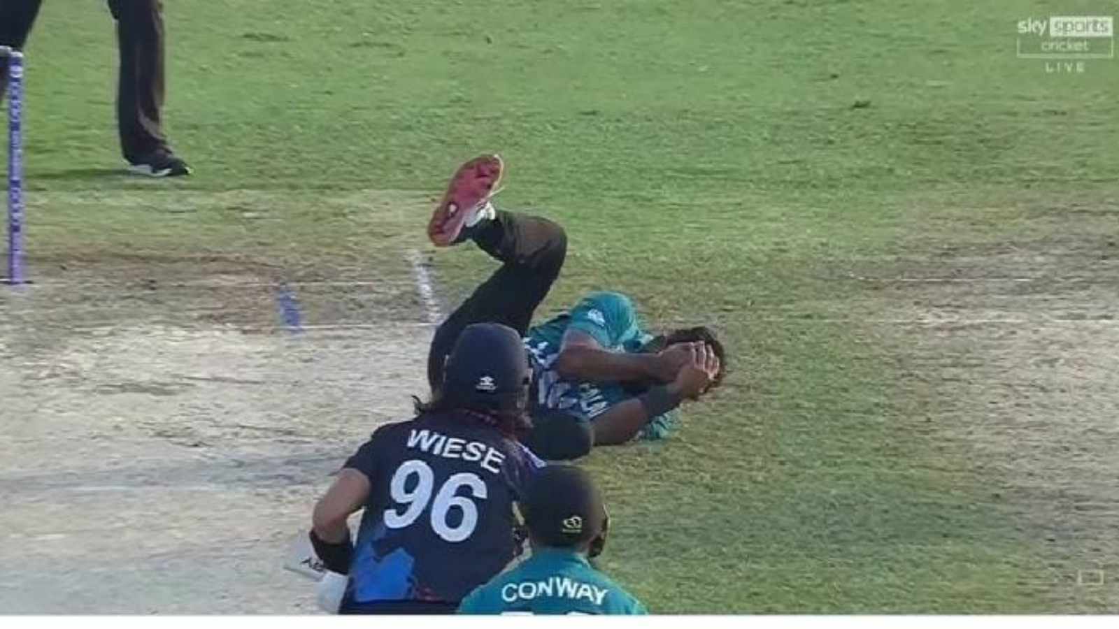 WATCH: Ish Sodhi gets a nasty blow on his head after a hit by David Wiese