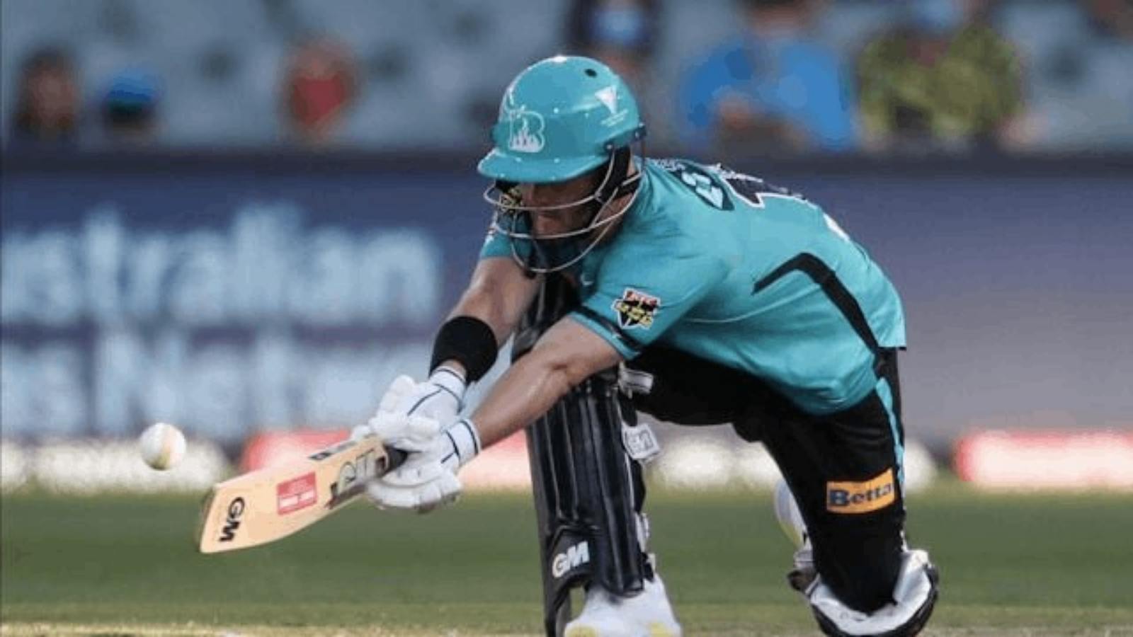 WATCH – Ben Duckett smashes an unbelievable six off a reverse sweep against Qais Ahmed in BBL 2021-22