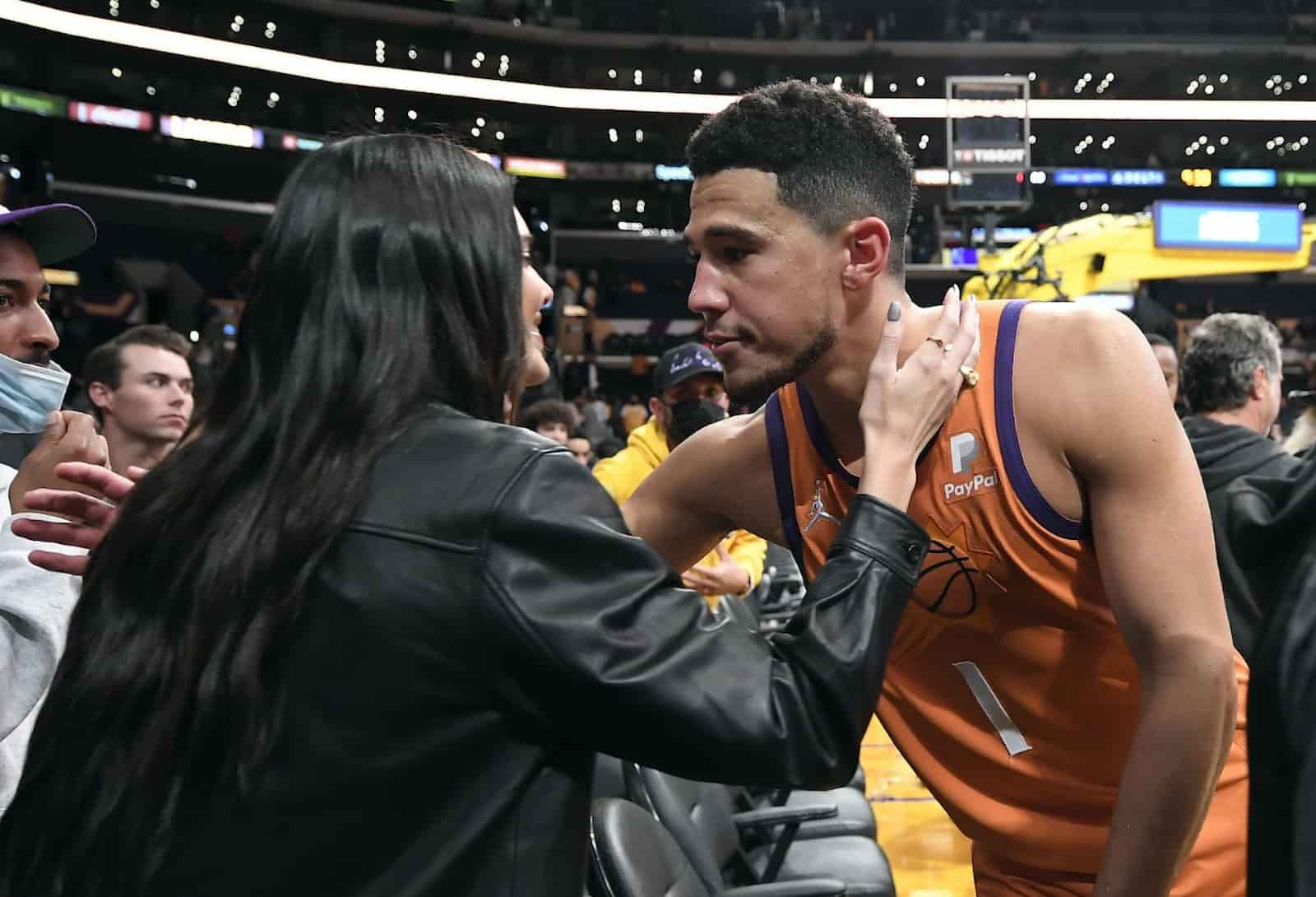 “You’re dating the ugliest one” Bulls fan takes a ‘Cheap’ shot at Devin Booker by calling out girlfriend Kendall Jenner