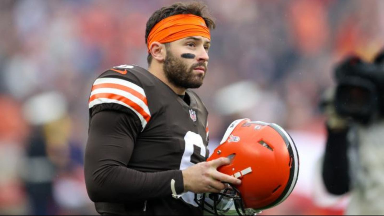 “Natural born leader,” Twitter Reacts to Baker Mayfield coaching compatriot QB Matt Corral during Panthers practice