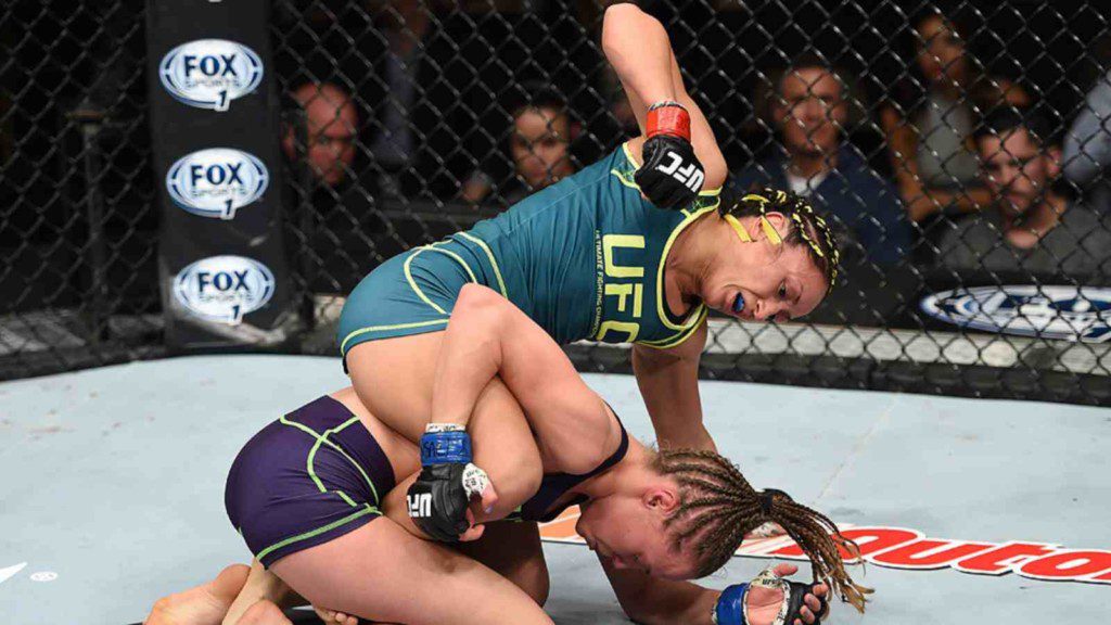 Carla Esparza(Top), Rose Namajunas(Bottom)