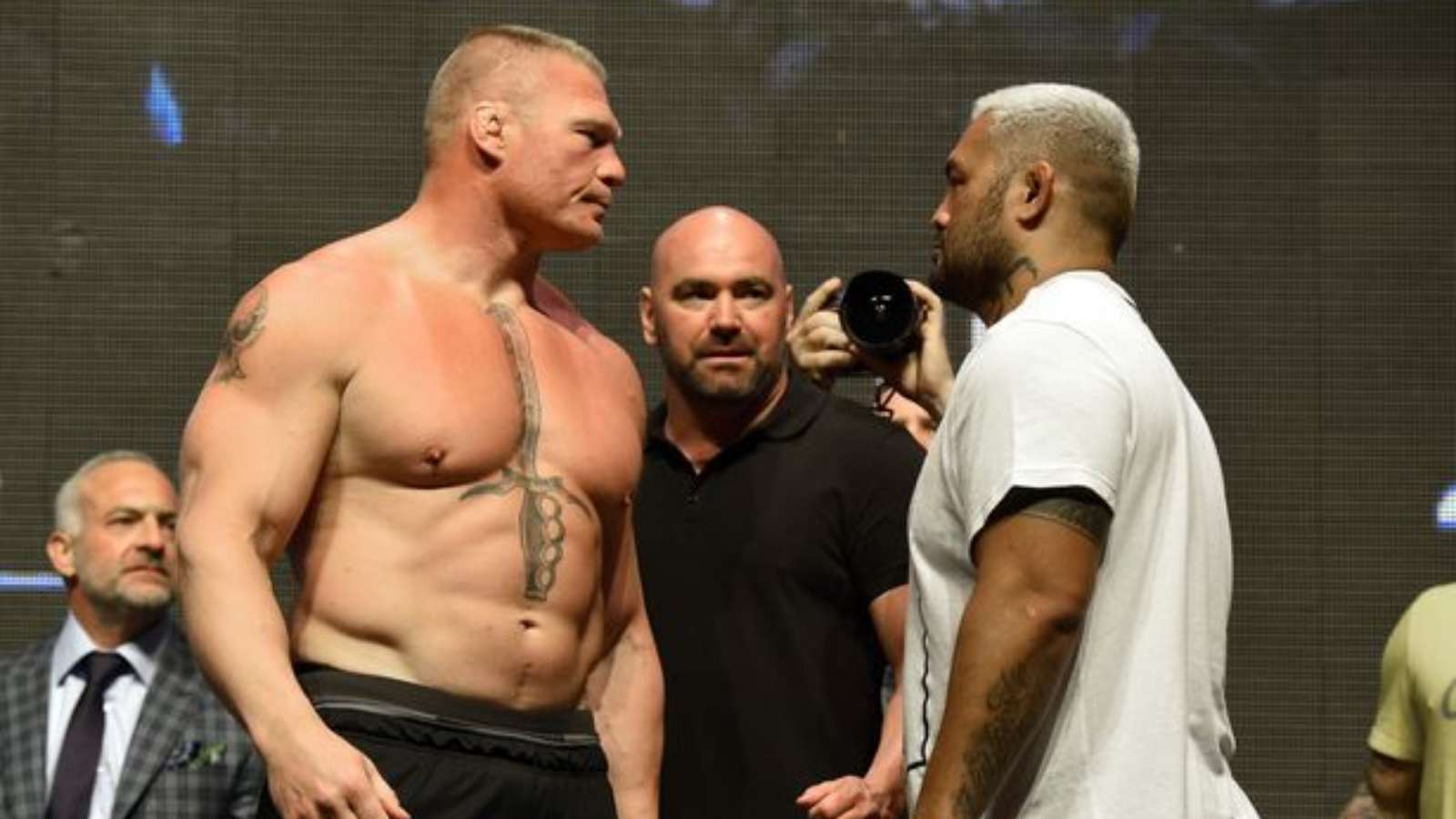 “Brock Lesnar never made weight,” Mark Hunt fired shots at UFC for claiming Justin Tafa to be the first-ever Heavyweight to miss weight