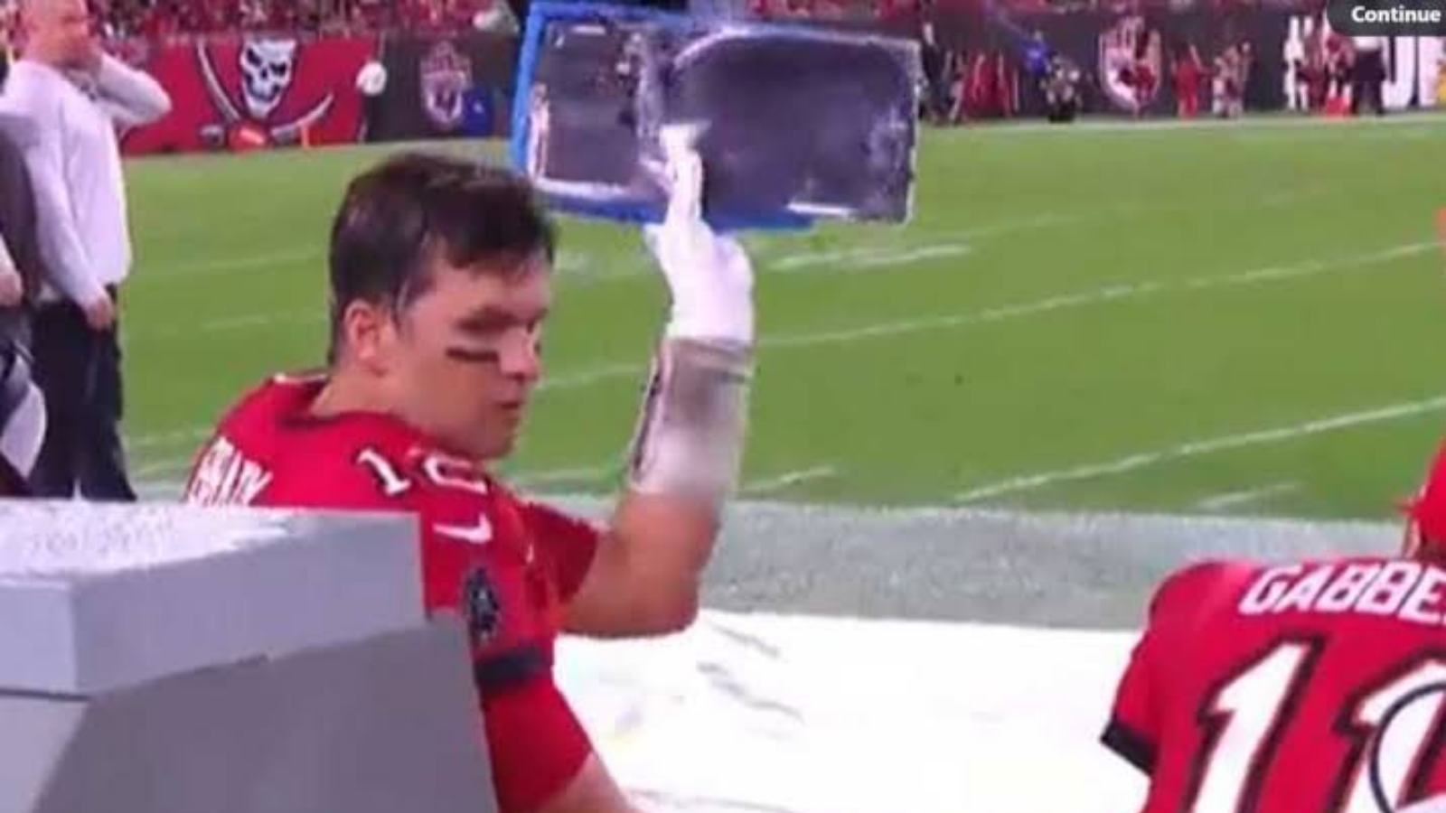 “Sore loser” Twitter mocks Tom Brady as he breaks Microsoft Tablet after losing game against Saints