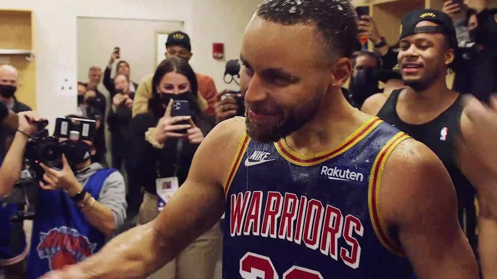 “Keep this energy going”- Stephen Curry gives an inspiring locker room speech after breaking all time 3-point record