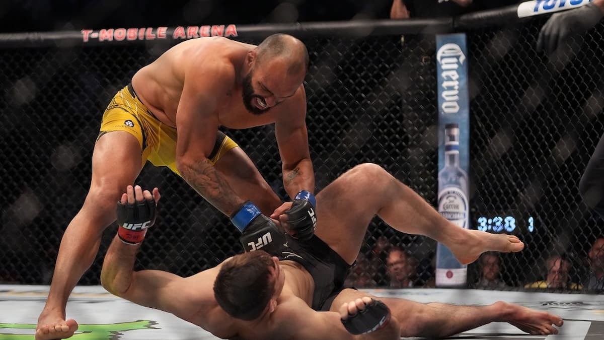 WATCH! Bruno Silva knocks out Jordan Wright in a middleweight fight at UFC 269 prelims