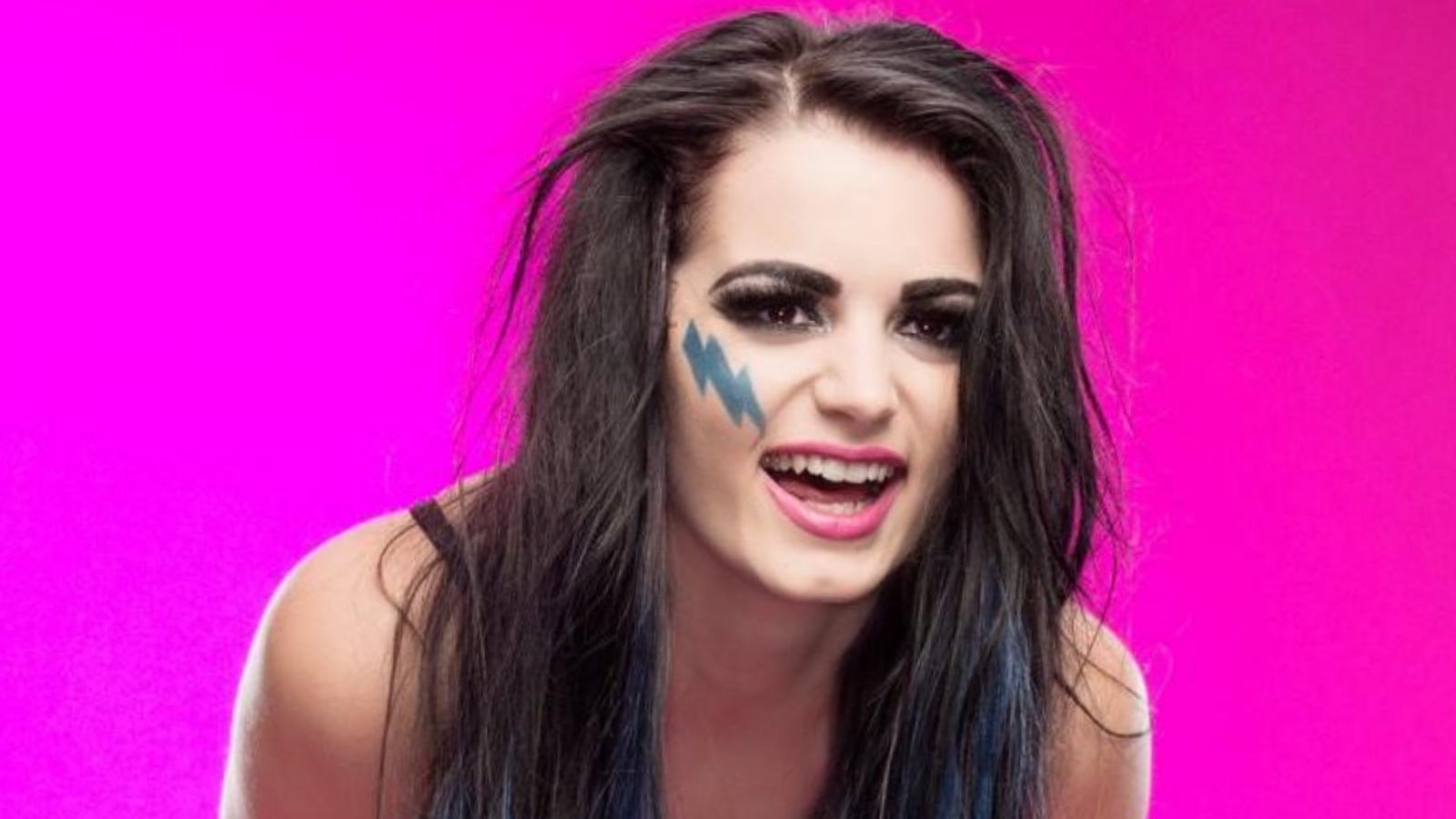 Former Divas Champion Paige provides a major update on her Twitch streams