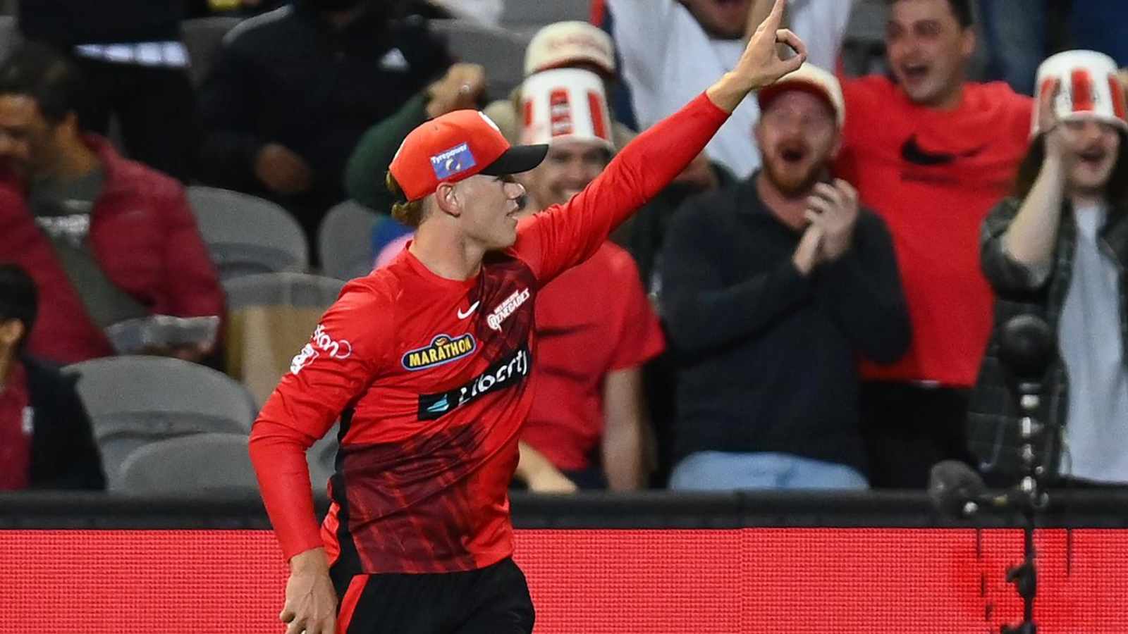 WATCH – Jake Fraser-McGurk grabs a stunner in Bash Bash League 2021