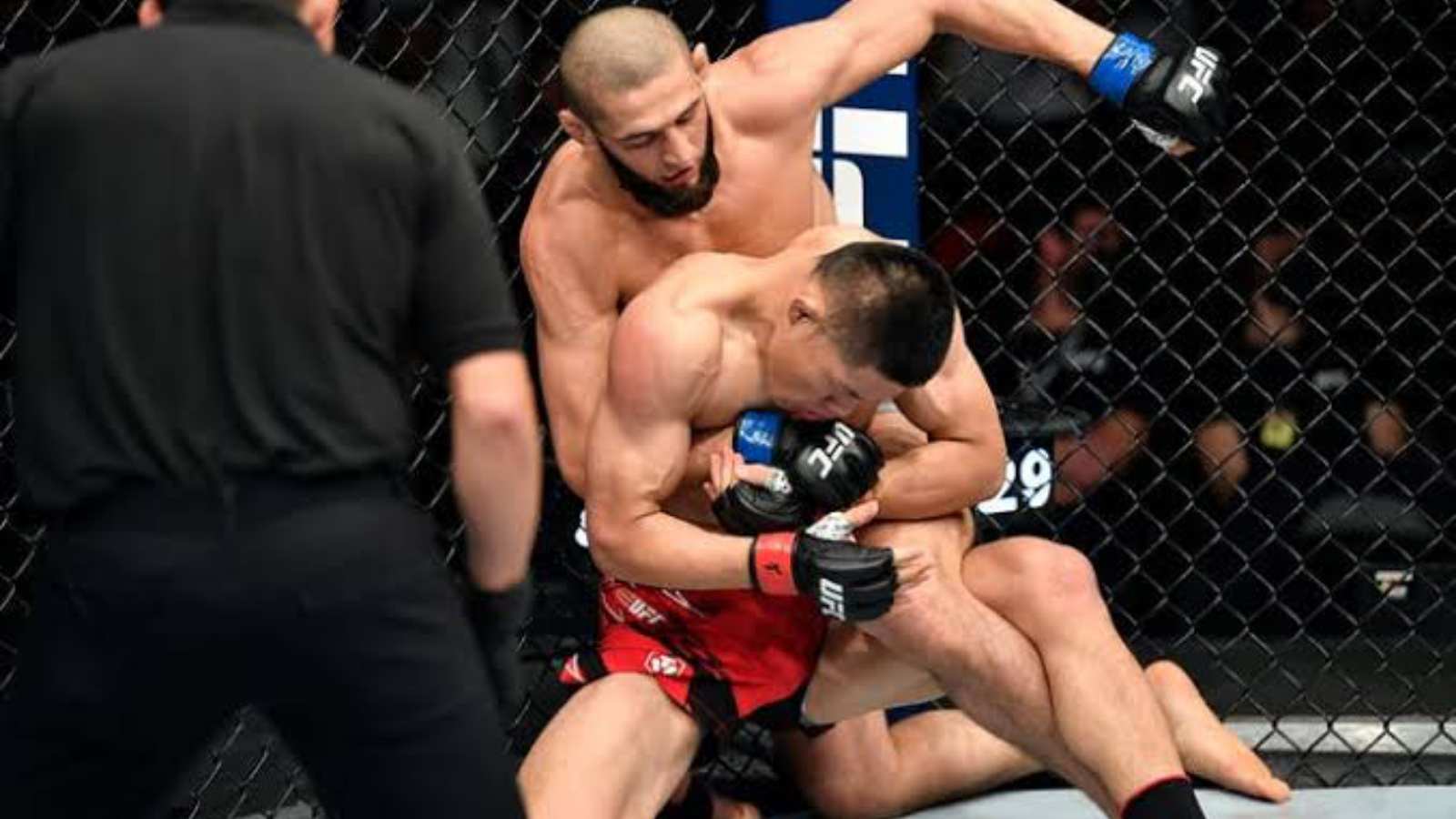 “Khamzat Chimaev is one of the baddest dudes that I’ve ever come across,” Dana White admits fighters are scared of Khamzat Chimaev