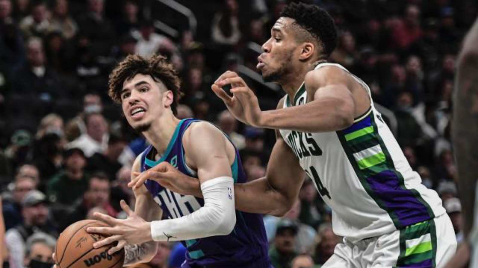 Twitter reacts to Giannis Antetokounmpo and LaMelo Ball’s intense Clutch Point clash in Hornets vs Bucks