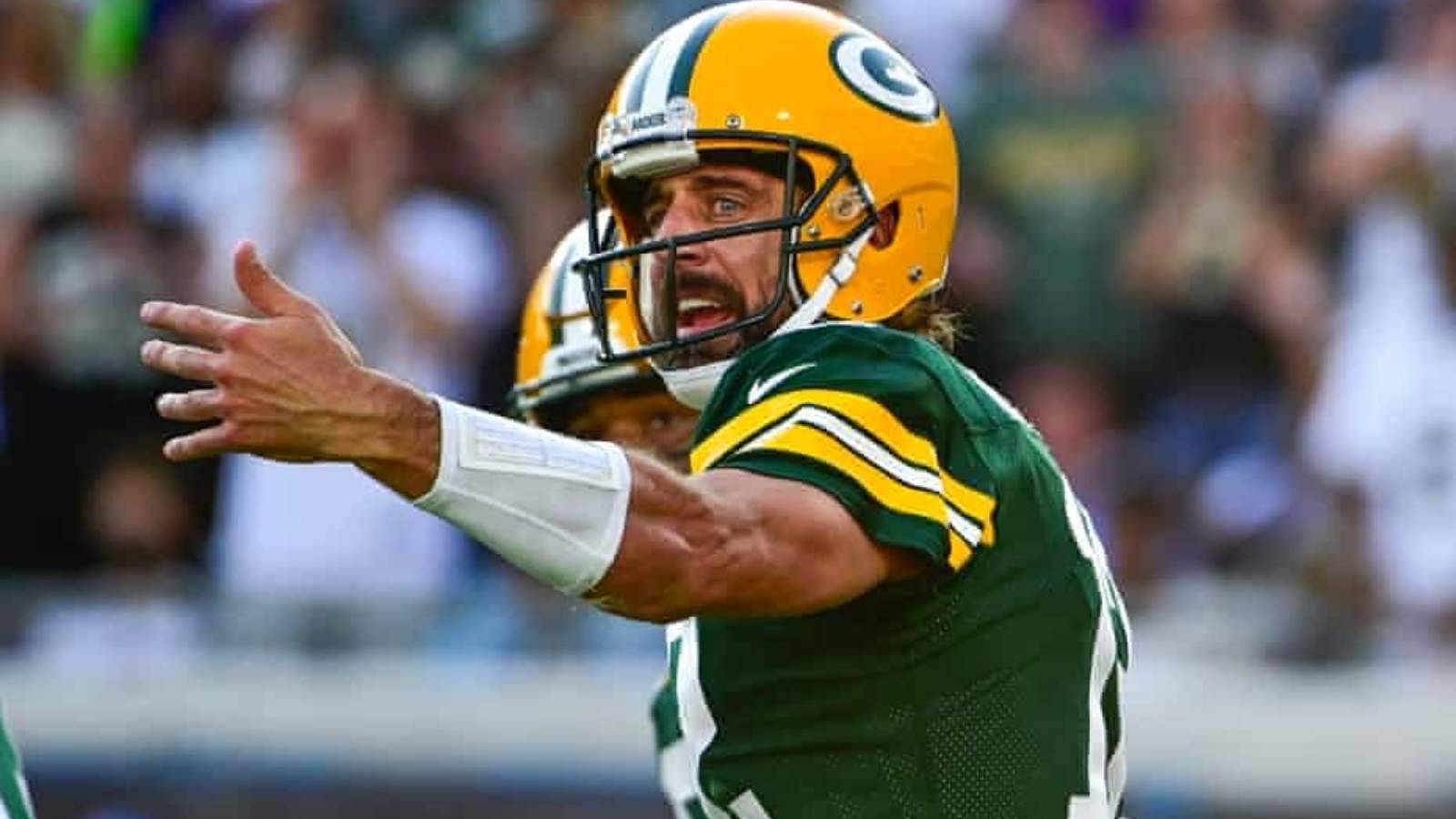 “I think it’s Aaron Rodgers’ intention to…” Albert Breer makes a bold claim about the superstar’s commitment to Green Bay