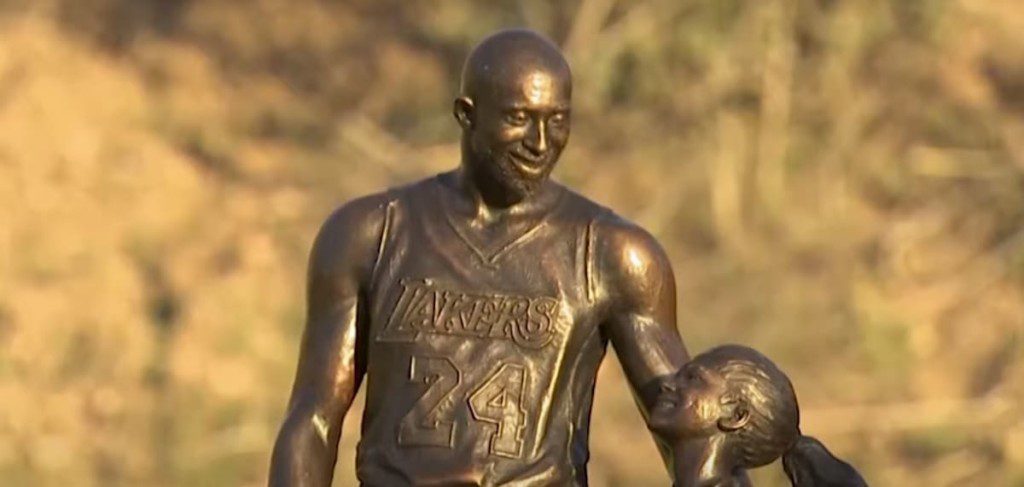 Kobe Bryant and Gianna statue