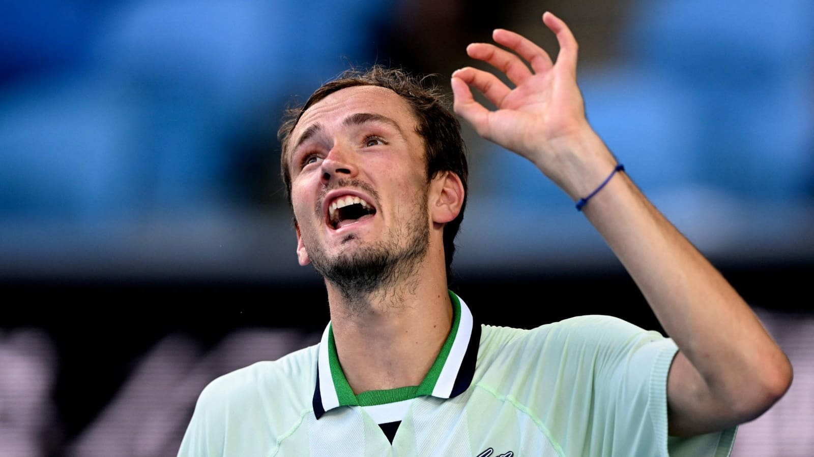 “What should I do to play on Centre Courts in Grand Slams” Daniil Medvedev FURIOUS on the Australian Open authorities