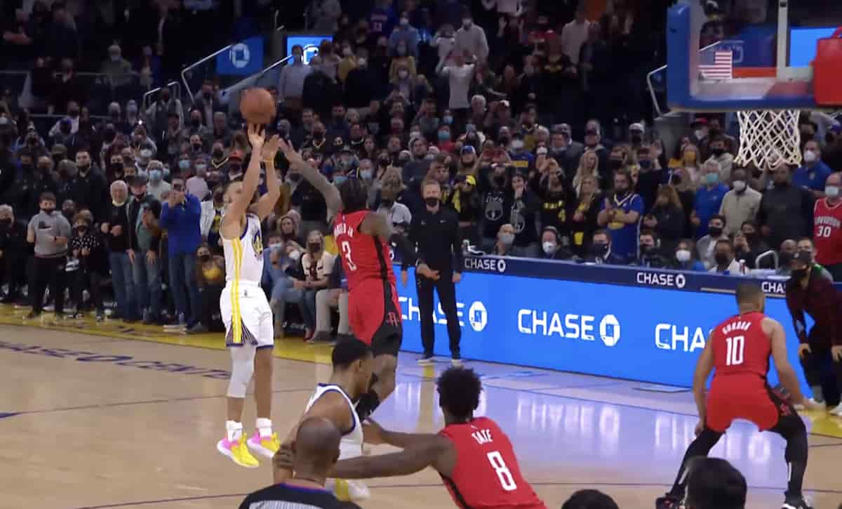 Watch: Stephen Curry knocks career’s first buzzer beater to save Warriors against Rockets