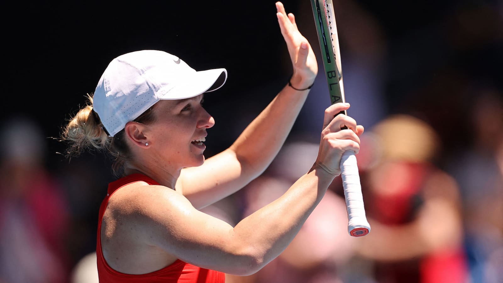 “Just enjoy playing” Simona Halep cruises past Danka Kovinic to advance into the 4th round of the 2022 Australian Open