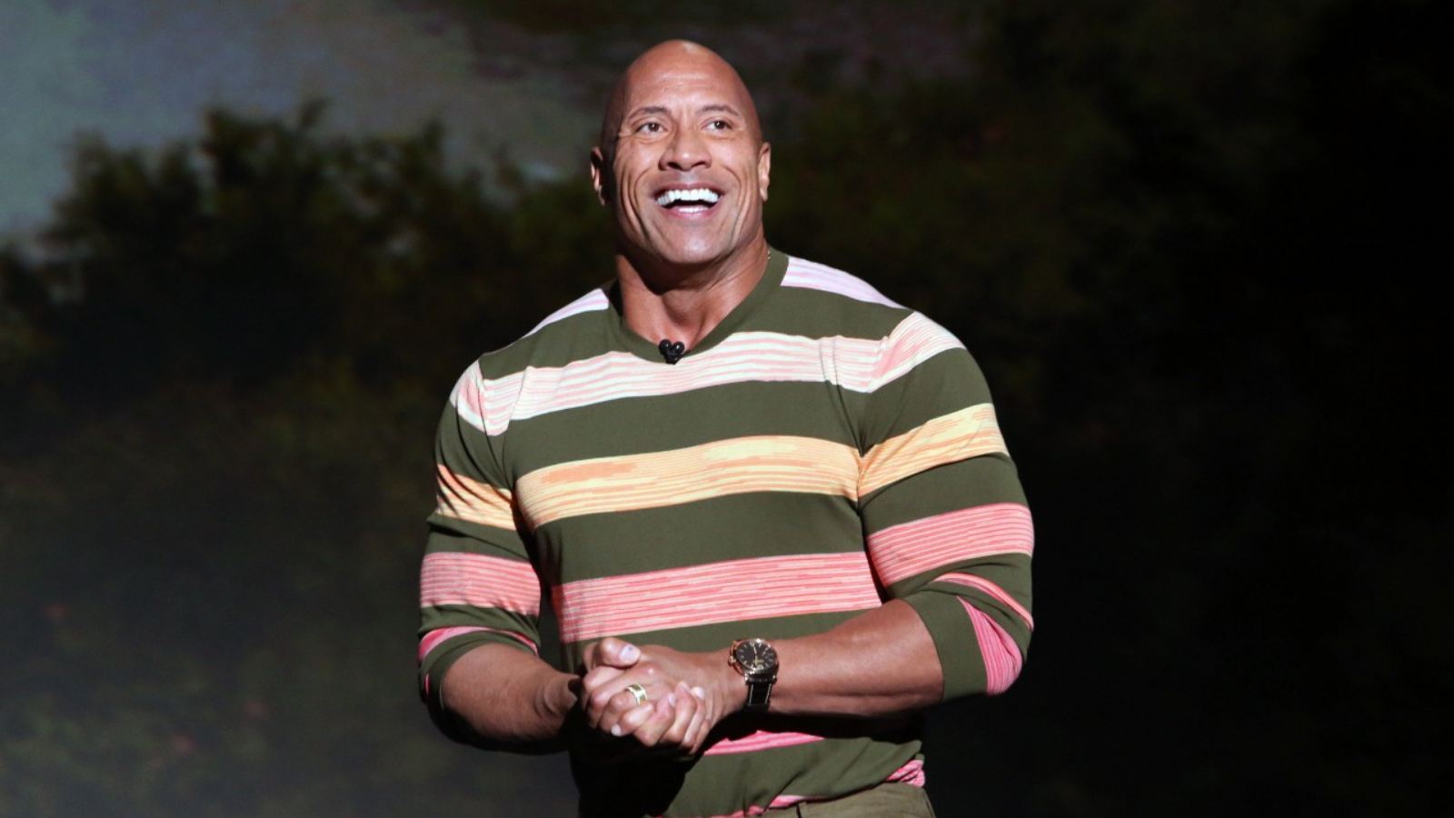 “Is it fake?” – Dwayne “The Rock” Johnson reveals the truth behind the mysterious T-rex skeleton